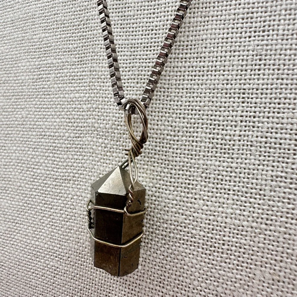 Vintage 90s Wire Wrapped Pyrite Point Pendant Necklace Women's Classic Jewelry